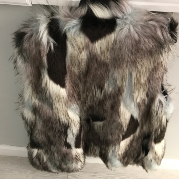 Faux Fur Chic Blue Gray Vest Ladies Medium Lord & Taylor - Picture 3 of 3